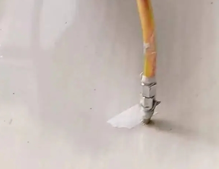 扎赉诺尔瓷砖空鼓维修公司专业解答在瓷砖铺贴过程中，如果使用的砂料过粗（如全部使用了粗砂），可能会导致以下问题